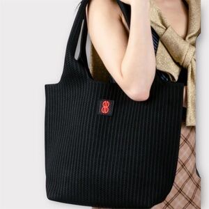 BILL BLASS Sutton City Tote Medium Black Knit Expandable eco friendly